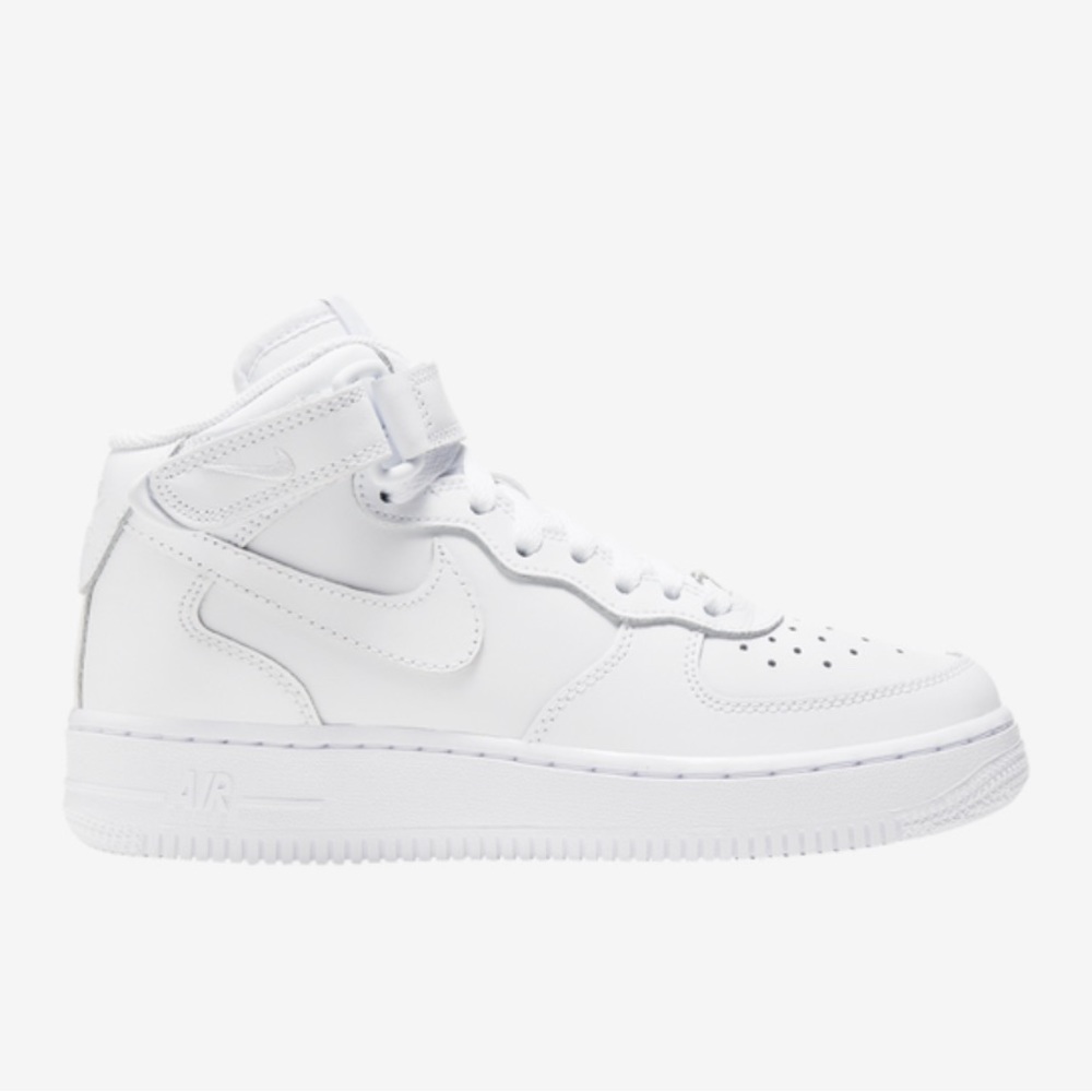 Nike Air Force 1 Mid LE